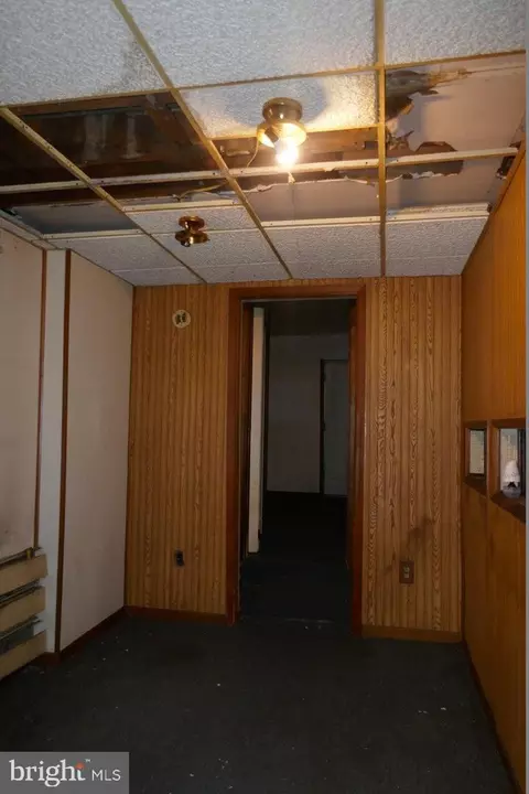 Entry Way - 500 H Fairview Ave, Baltimore, MD 21224 photo 9 of 9