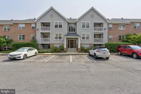 3 Rumford Dr #201, Catonsville, MD 21228