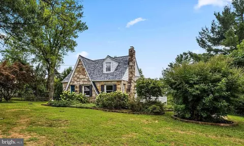 8923 Satyr Hill Rd, Parkville, MD 21234