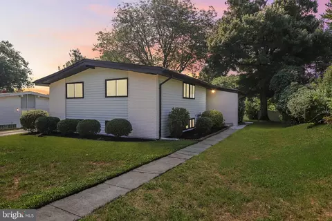 8213 Arrowhead Rd, Pikesville, MD 21208