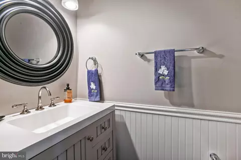 Bath - 14003 Manor Rd, Baldwin, MD 21013 photo 1 of 3