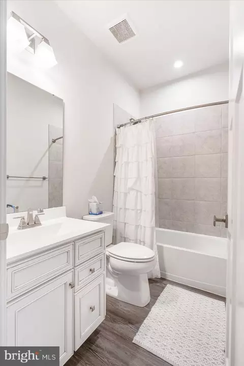 Bath - 619 Williams Ct, Middle River, MD 21220 photo 2 of 3
