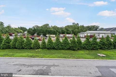 Exterior - 619 Williams Ct, Middle River, MD 21220 photo 6 of 7