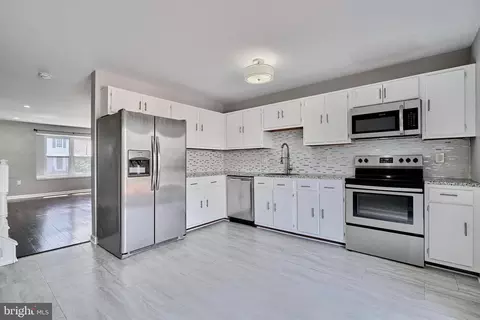 Kitchen - 28 Minte Dr, Nottingham, MD 21236 photo 4 of 6