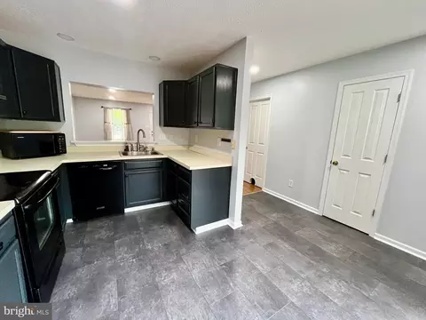 650 Kittendale Cir, Middle River, MD 21220 photo 6