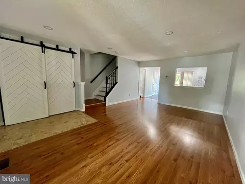 650 Kittendale Cir, Middle River, MD 21220 photo 2