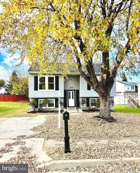 2202 Lawnwood Cir, Gwynn Oak, MD 21207