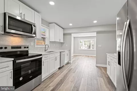 4 Forest Rd, Middle River, MD 21220