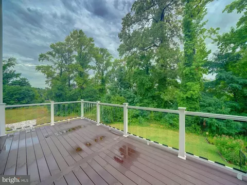 Exterior - 3042 Shaws Rd, Sparrows Point, MD 21219 photo 3 of 5