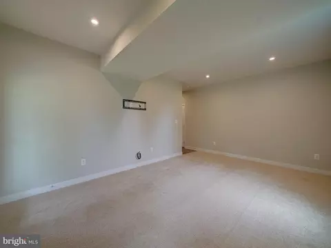 Living - 3042 Shaws Rd, Sparrows Point, MD 21219 photo 9 of 9