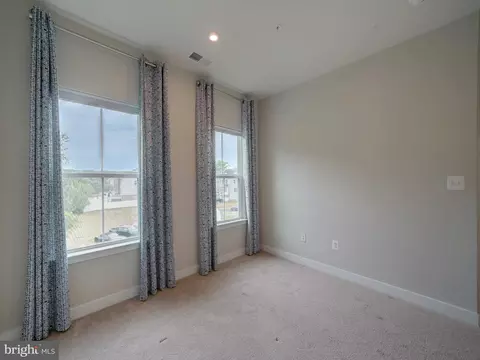 Bedroom - 3042 Shaws Rd, Sparrows Point, MD 21219 photo 6 of 20