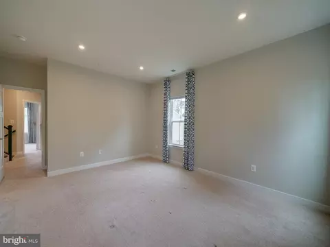 Bedroom - 3042 Shaws Rd, Sparrows Point, MD 21219 photo 4 of 20