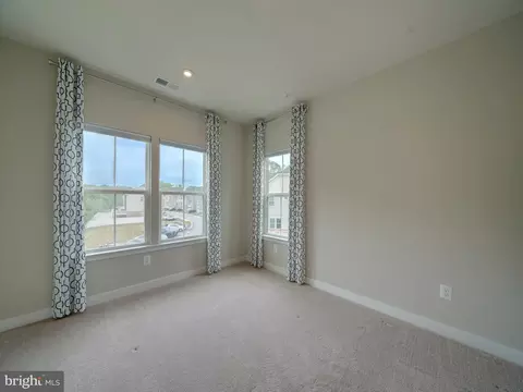 Bedroom - 3042 Shaws Rd, Sparrows Point, MD 21219 photo 9 of 20