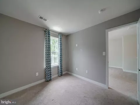 Bedroom - 3042 Shaws Rd, Sparrows Point, MD 21219 photo 18 of 20
