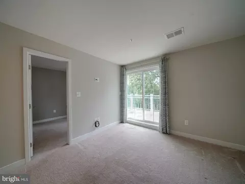 Bedroom - 3042 Shaws Rd, Sparrows Point, MD 21219 photo 14 of 20