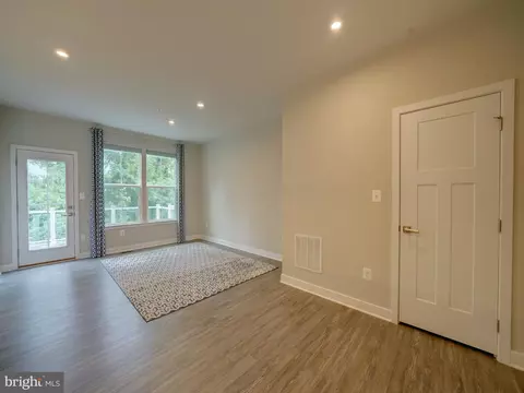 Living - 3042 Shaws Rd, Sparrows Point, MD 21219 photo 5 of 9