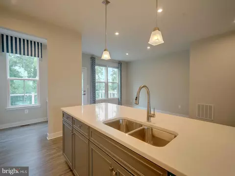 Kitchen - 3042 Shaws Rd, Sparrows Point, MD 21219 photo 7 of 9