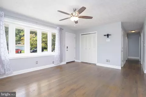 Living - 8626 David Ave, Parkville, MD 21234 photo 2 of 4