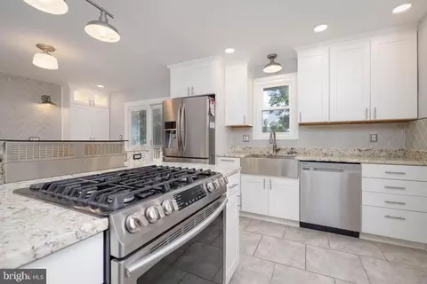 Kitchen - 8626 David Ave, Parkville, MD 21234 photo 4 of 4