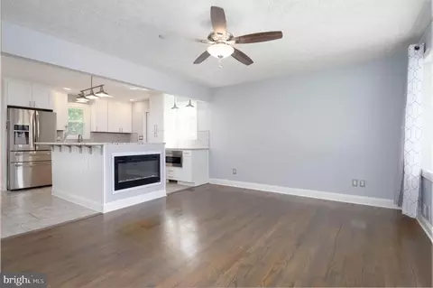 Living - 8626 David Ave, Parkville, MD 21234 photo 3 of 4