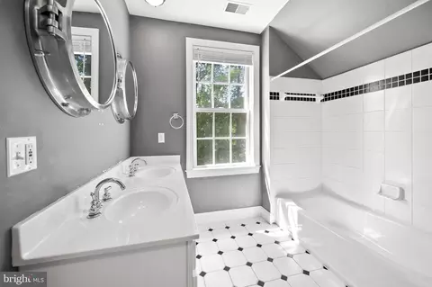 Bath - 12829 Stone Eagle Rd, Phoenix, MD 21131 photo 3 of 4