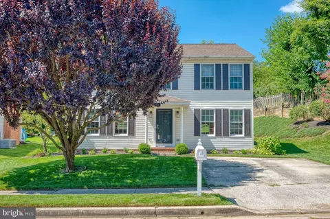 13 Hinesleigh Ct, Parkville, MD 21234