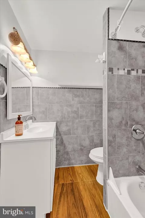Bath - 211 Colgate Ave, Dundalk, MD 21222 photo 3 of 3