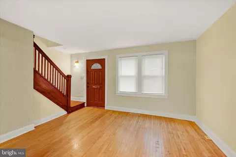 Living - 211 Colgate Ave, Dundalk, MD 21222 photo 1 of 3
