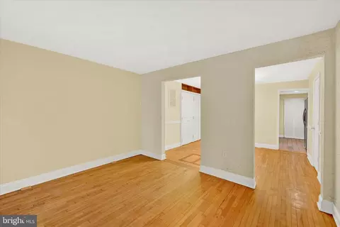 Living - 211 Colgate Ave, Dundalk, MD 21222 photo 2 of 3