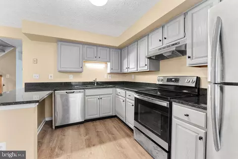 Kitchen - 3 Ramsgate Ct, Halethorpe, MD 21227 photo 2 of 2