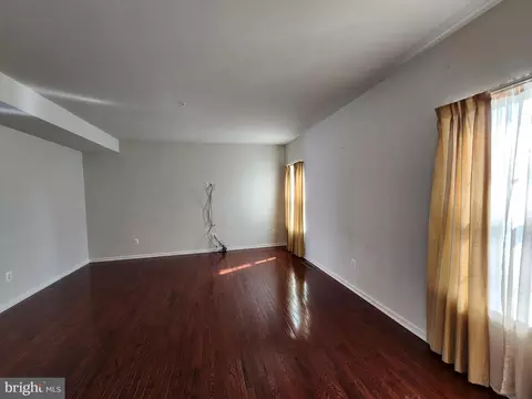 Living - 927 Long Manor Dr, Middle River, MD 21220 photo 2 of 7