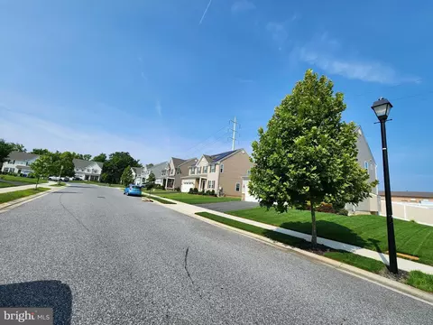 View/Area - 927 Long Manor Dr, Middle River, MD 21220 photo 1 of 1