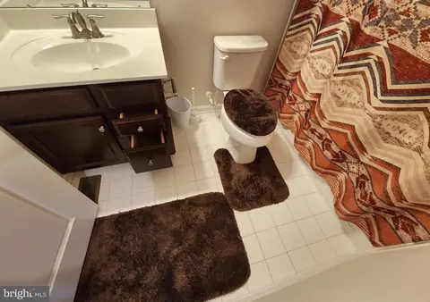 Bath - 927 Long Manor Dr, Middle River, MD 21220 photo 2 of 8