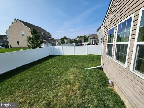 Exterior - 927 Long Manor Dr, Middle River, MD 21220 photo 2 of 7