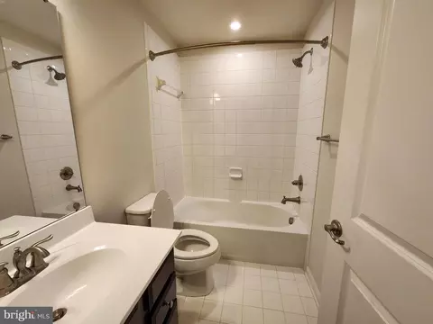 Bath - 927 Long Manor Dr, Middle River, MD 21220 photo 7 of 8
