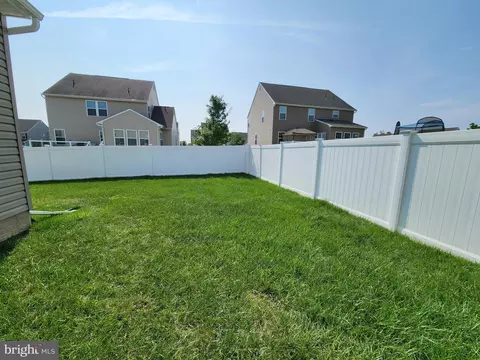Exterior - 927 Long Manor Dr, Middle River, MD 21220 photo 6 of 7