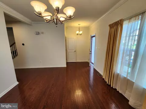 Entry Way - 927 Long Manor Dr, Middle River, MD 21220 photo 2 of 12