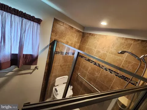 Bath - 927 Long Manor Dr, Middle River, MD 21220 photo 3 of 8