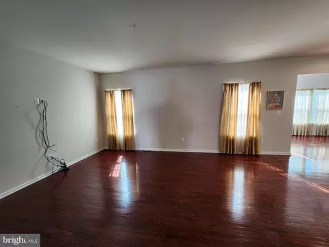 Living - 927 Long Manor Dr, Middle River, MD 21220 photo 1 of 7