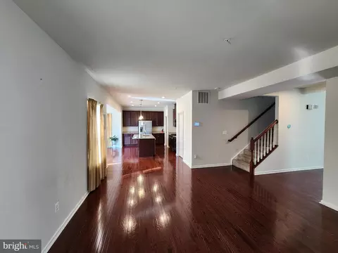 Entry Way - 927 Long Manor Dr, Middle River, MD 21220 photo 9 of 12