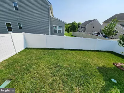 Exterior - 927 Long Manor Dr, Middle River, MD 21220 photo 7 of 7