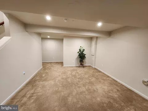 Living - 927 Long Manor Dr, Middle River, MD 21220 photo 6 of 7
