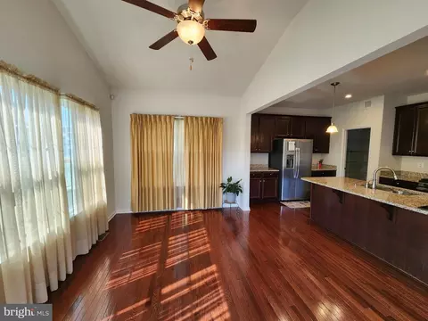 Entry Way - 927 Long Manor Dr, Middle River, MD 21220 photo 6 of 12