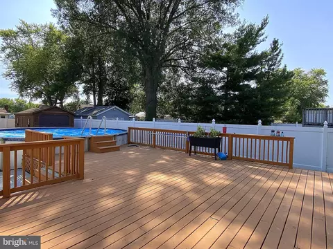 Exterior - 7345 Waldman Ave, Sparrows Point, MD 21219 photo 16 of 18