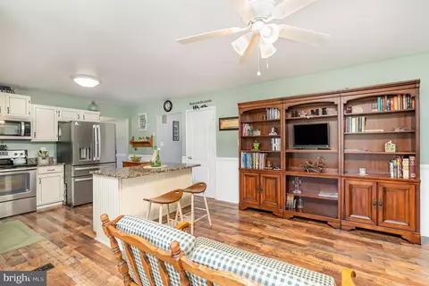 6864 Ebenezer Rd, Middle River, MD 21220 photo 9