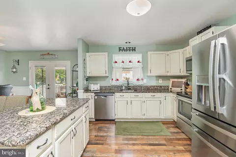 6864 Ebenezer Rd, Middle River, MD 21220 photo 5