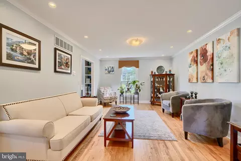 Living - 9 Marmaduke Ct, Baldwin, MD 21013 photo 5 of 5
