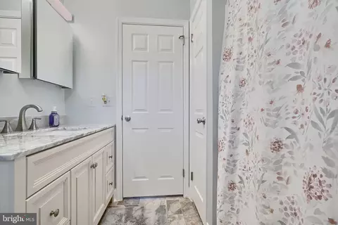Bath - 9 Marmaduke Ct, Baldwin, MD 21013 photo 5 of 7