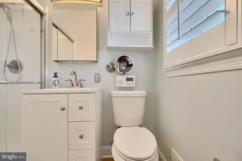 Bath - 9 Marmaduke Ct, Baldwin, MD 21013 photo 1 of 7