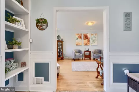 Entry Way - 9 Marmaduke Ct, Baldwin, MD 21013 photo 4 of 9